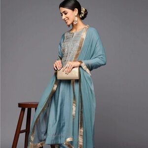 Bollywood style women’s brand new auit